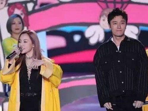 吃瓜娱乐圈直播回放,吃瓜群众揭秘明星幕后故事