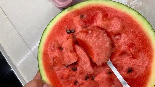 近期的热门吃瓜,揭秘明星们的幕后故事