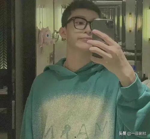 最近热门吃瓜爆料,明星隐私大揭秘，吃瓜群众狂欢时刻！