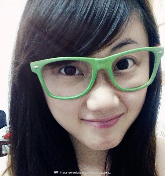 黑框眼镜吃瓜,揭秘娱乐圈幕后故事