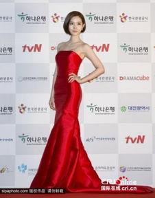 装明星网红,揭秘明星网红背后的故事